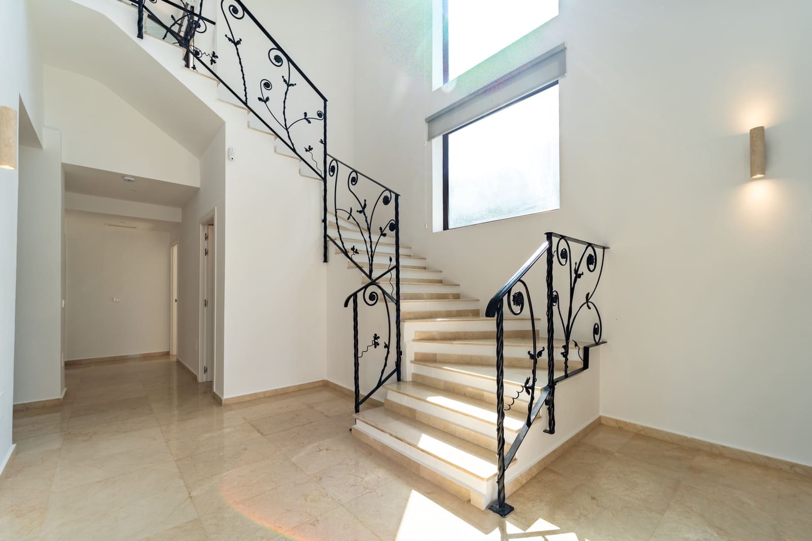 5 bedroom Villa for sale in Marbella with pool garage - € 2,075,000 (Ref: 10011197)