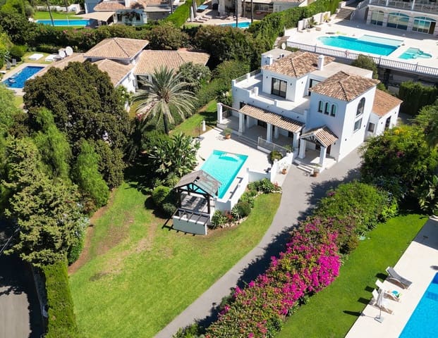 5 bedroom Villa for sale in Marbella with pool garage - € 2,075,000 (Ref: 10011197)
