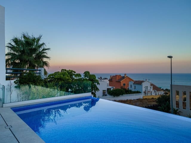 4 slaapkamer Villa te koop in Benalmádena pueblo, Benalmádena met zwembad garage - € 1.599.000 (Ref: 10011199)