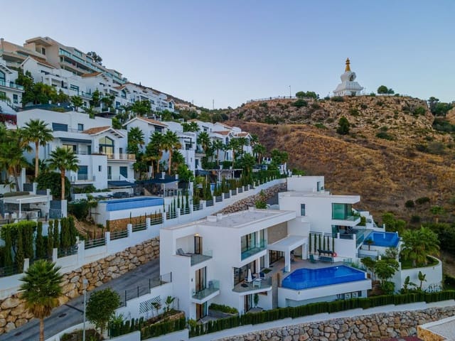 4 slaapkamer Villa te koop in Benalmádena pueblo, Benalmádena met zwembad garage - € 1.599.000 (Ref: 10011199)