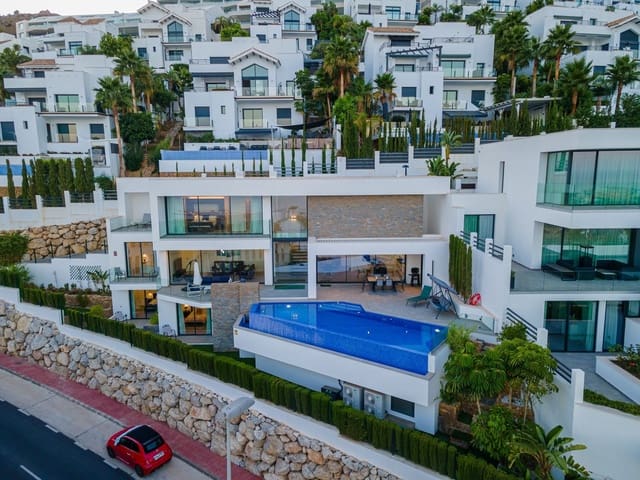 4 slaapkamer Villa te koop in Benalmádena pueblo, Benalmádena met zwembad garage - € 1.599.000 (Ref: 10011199)