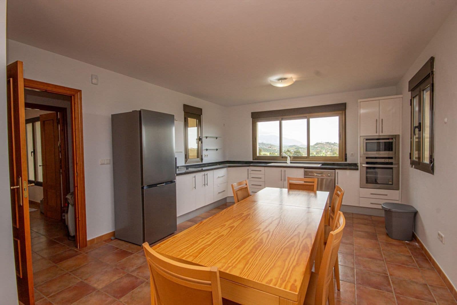 Chalet de 3 habitaciones en La Cala de Mijas en venta con garaje - 880.000 € (Ref: 10013068)