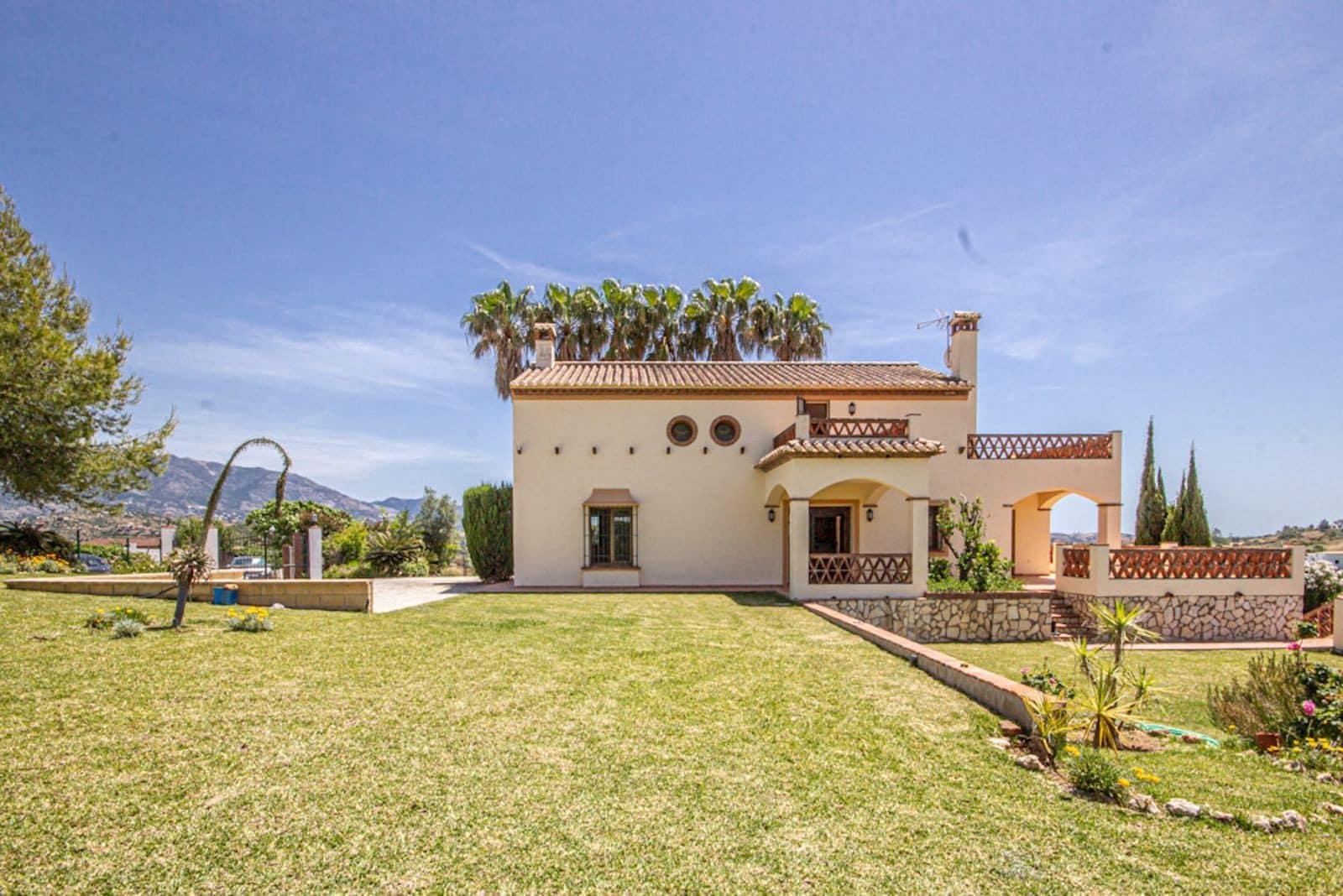 Chalet de 3 habitaciones en La Cala de Mijas en venta con garaje - 880.000 € (Ref: 10013068)