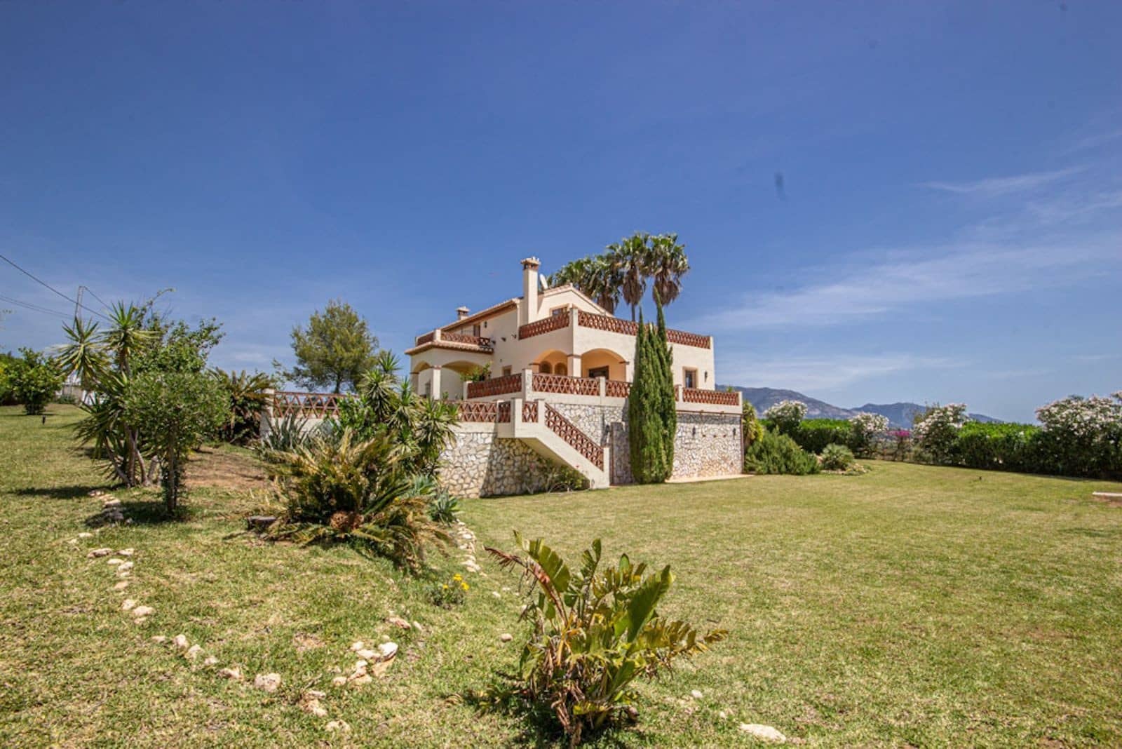 Chalet de 3 habitaciones en La Cala de Mijas en venta con garaje - 880.000 € (Ref: 10013068)