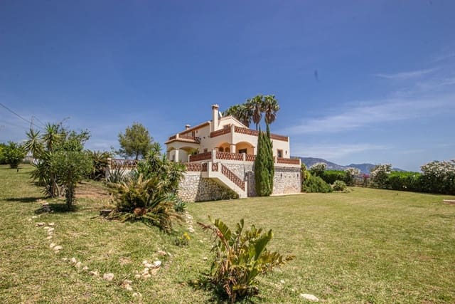 Chalet de 3 habitaciones en La Cala de Mijas, Mijas en venta con garaje - 880.000 € (Ref: 10013068)
