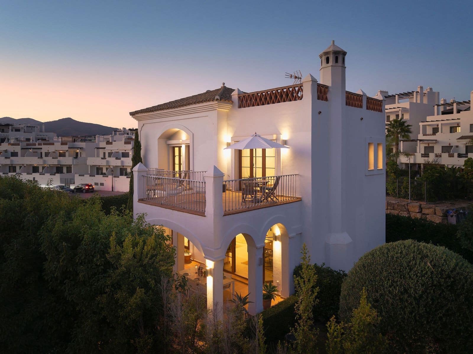 Chalet de 4 habitaciones en New Golden Mile en venta con piscina garaje - 1.550.000 € (Ref: 10013069)