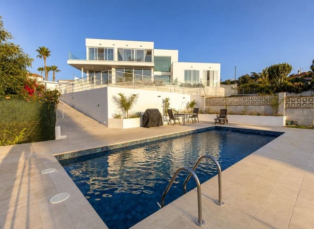 3 soverom Villa til salgs i Buenas Noches, Estepona med svømmebasseng garasje - € 1 600 000 (Ref: 10013070)
