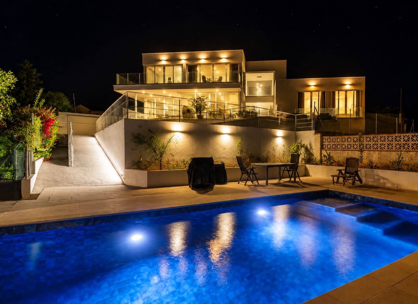 3 soverom Villa til salgs i Buenas Noches med svømmebasseng garasje - € 1 600 000 (Ref: 10013070)