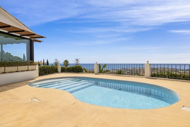 4 sypialnia Willa na sprzedaż w Benalmádena z basenem garażem - 1 045 000 € (Ref: 10013071)