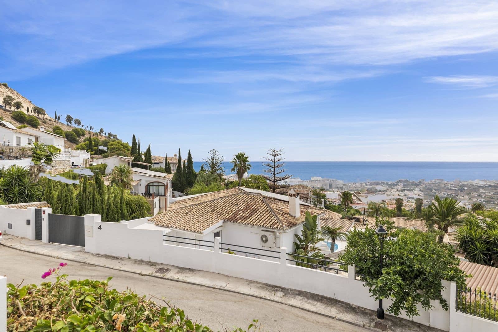 4 sypialnia Willa na sprzedaż w Benalmadena z basenem garażem - 1 045 000 € (Ref: 10013071)