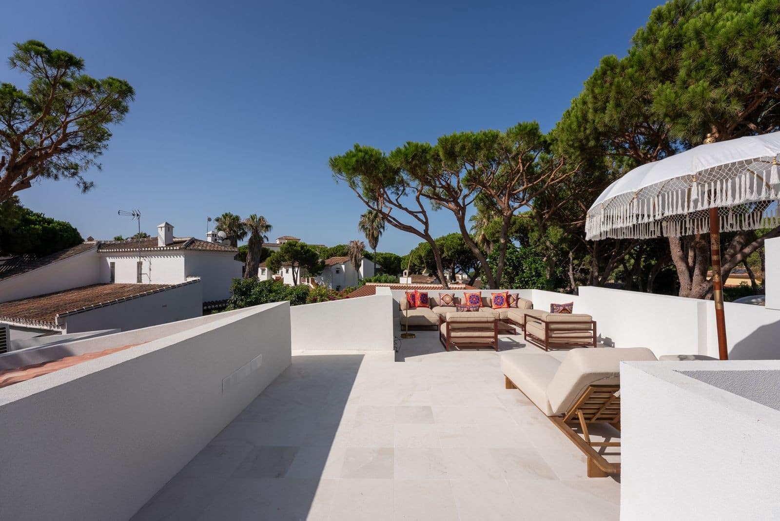 Chalet de 4 habitaciones en Calahonda en venta con piscina garaje - 1.925.000 € (Ref: 10013073)