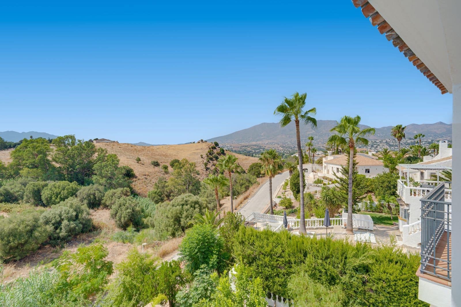 6 quarto Moradia para venda em Mijas com piscina garagem - 1 095 000 € (Ref: 10013074)