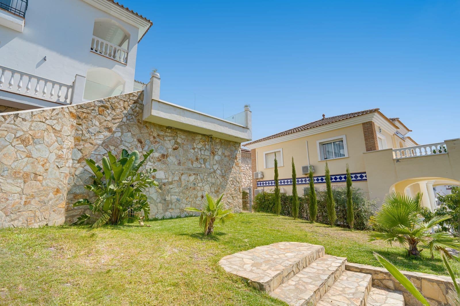 6 quarto Moradia para venda em Mijas com piscina garagem - 1 095 000 € (Ref: 10013074)