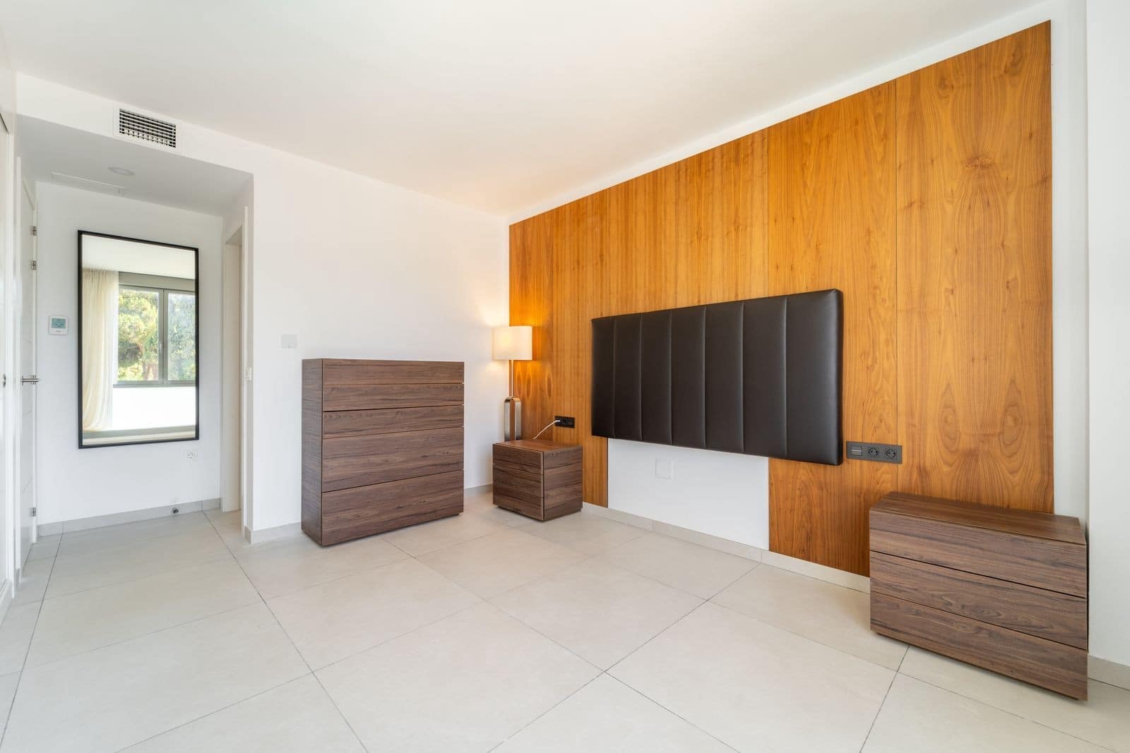 3 bedroom Apartment for sale in Marbella with pool garage - € 1,195,000 (Ref: 10015278)