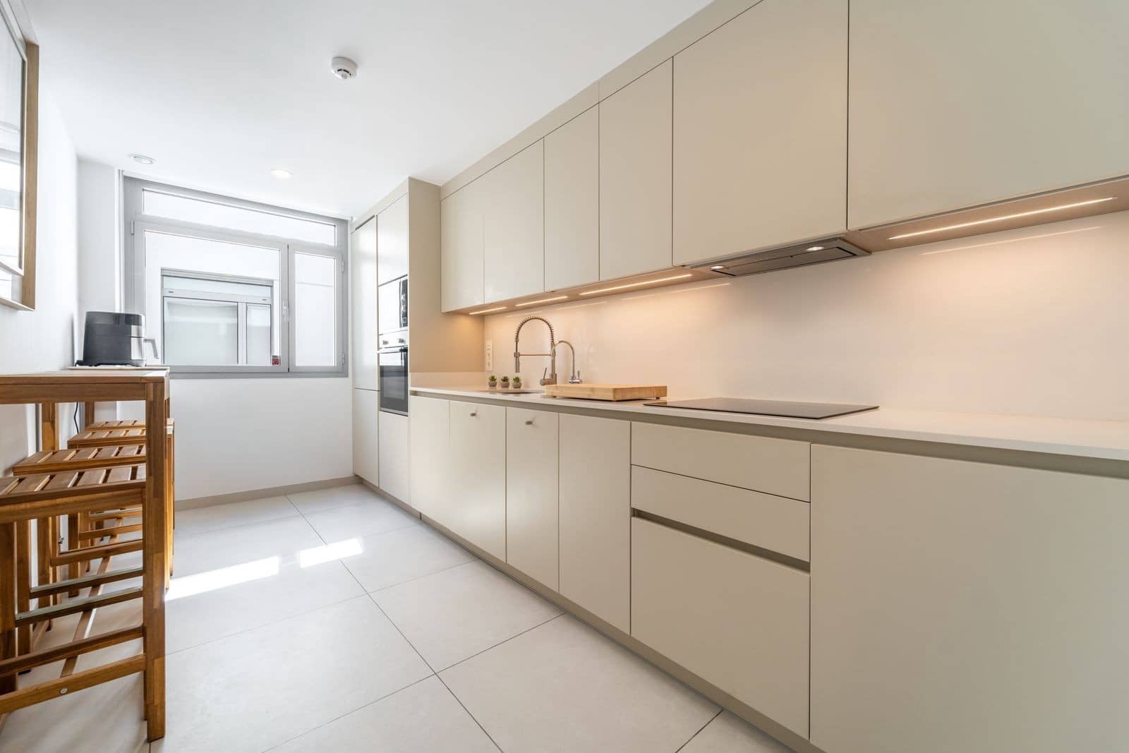 3 bedroom Apartment for sale in Marbella with pool garage - € 1,195,000 (Ref: 10015278)