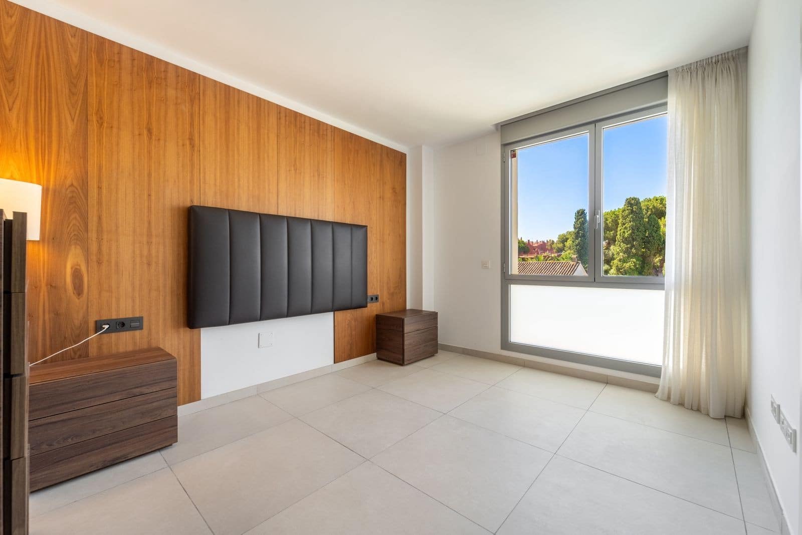 3 bedroom Apartment for sale in Marbella with pool garage - € 1,195,000 (Ref: 10015278)