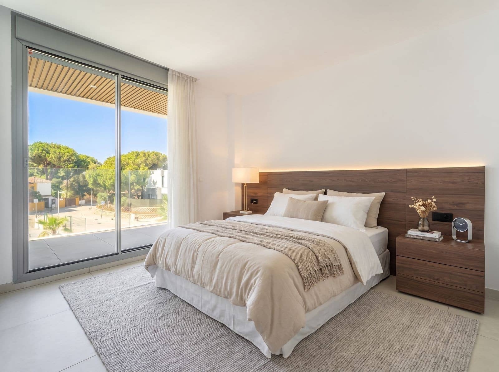 3 bedroom Apartment for sale in Marbella with pool garage - € 1,195,000 (Ref: 10015278)