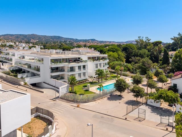 Apartamento de 3 habitaciones en Marbella en venta con piscina garaje - 1.195.000 € (Ref: 10015278)