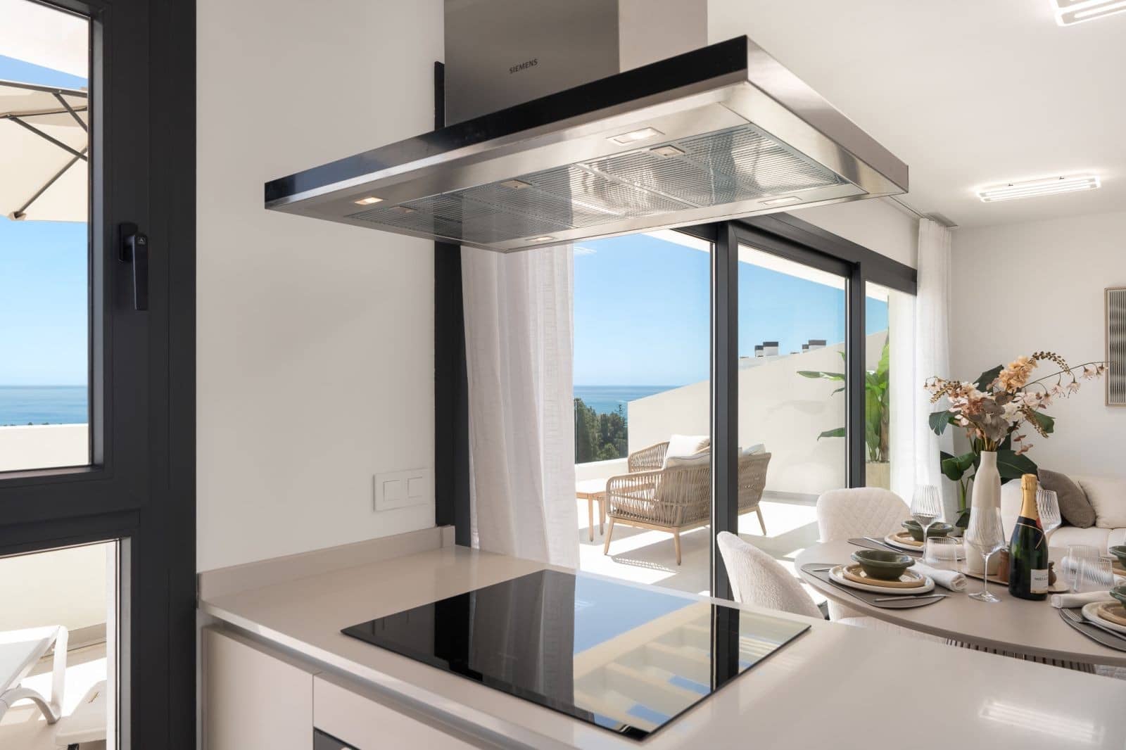 3 sypialnia Apartament na sprzedaż w El Chaparral z basenem garażem - 570 000 € (Ref: 10015281)