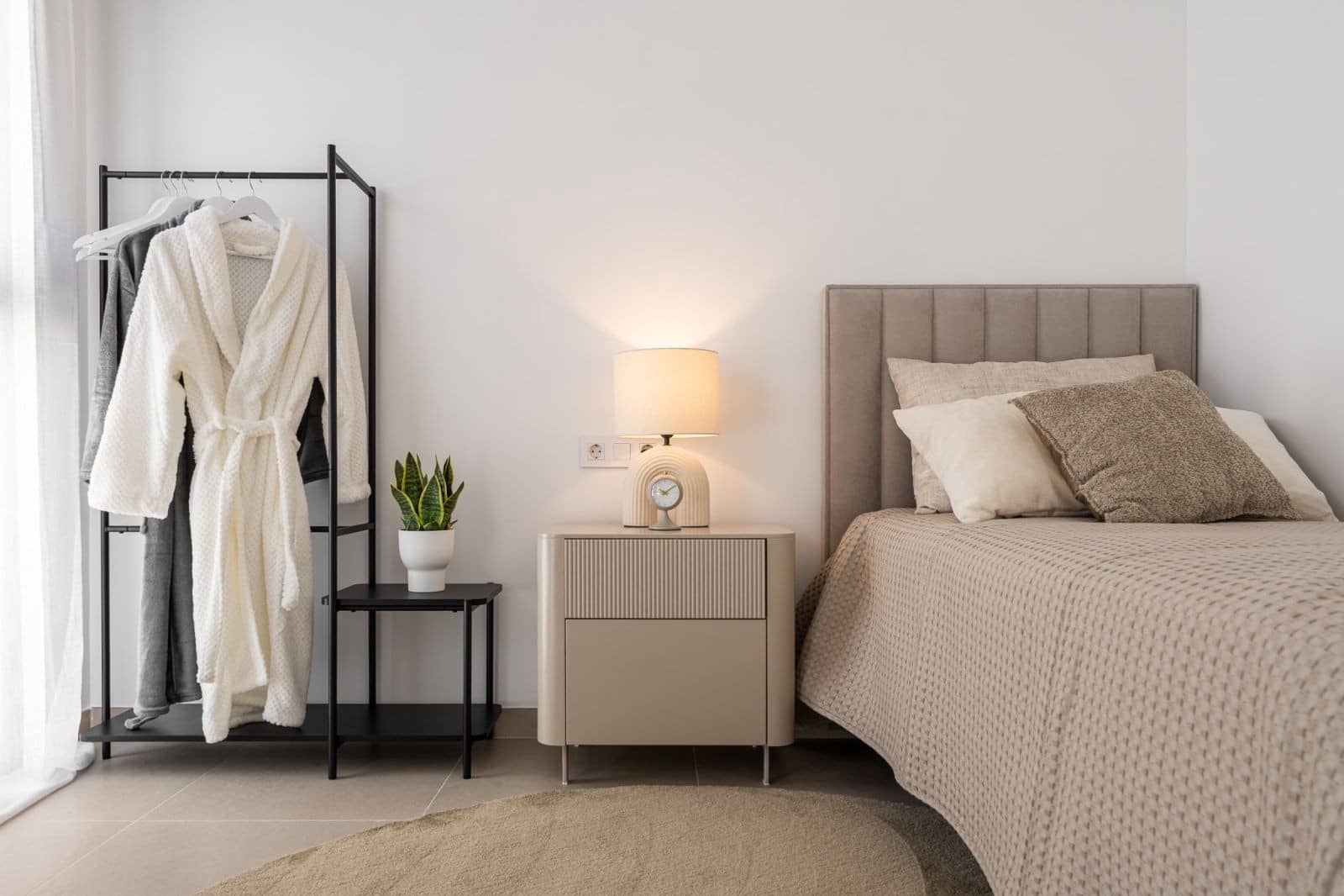 3 sypialnia Apartament na sprzedaż w El Chaparral z basenem garażem - 570 000 € (Ref: 10015281)