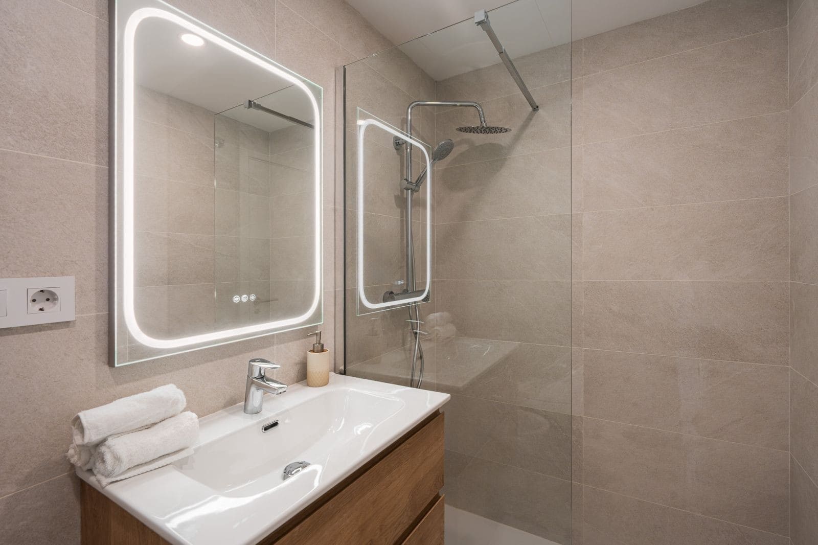 3 sypialnia Apartament na sprzedaż w El Chaparral z basenem garażem - 570 000 € (Ref: 10015281)