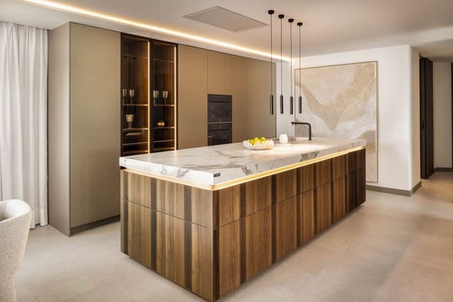 4 quarto Penthouse para venda em Marbella com piscina garagem - 2 490 000 € (Ref: 10015284)