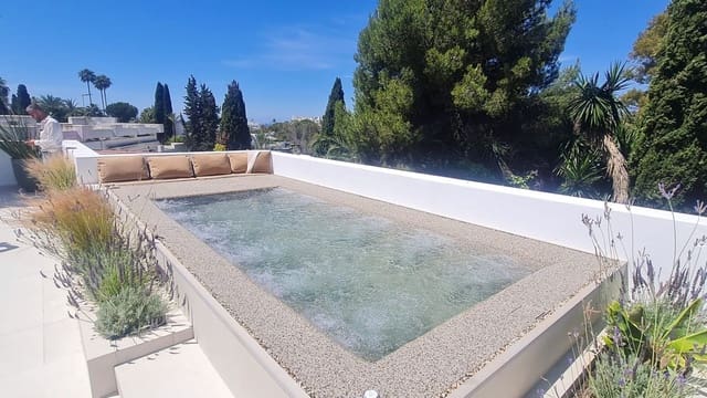 4 quarto Penthouse para venda em Marbella com piscina garagem - 2 490 000 € (Ref: 10015284)