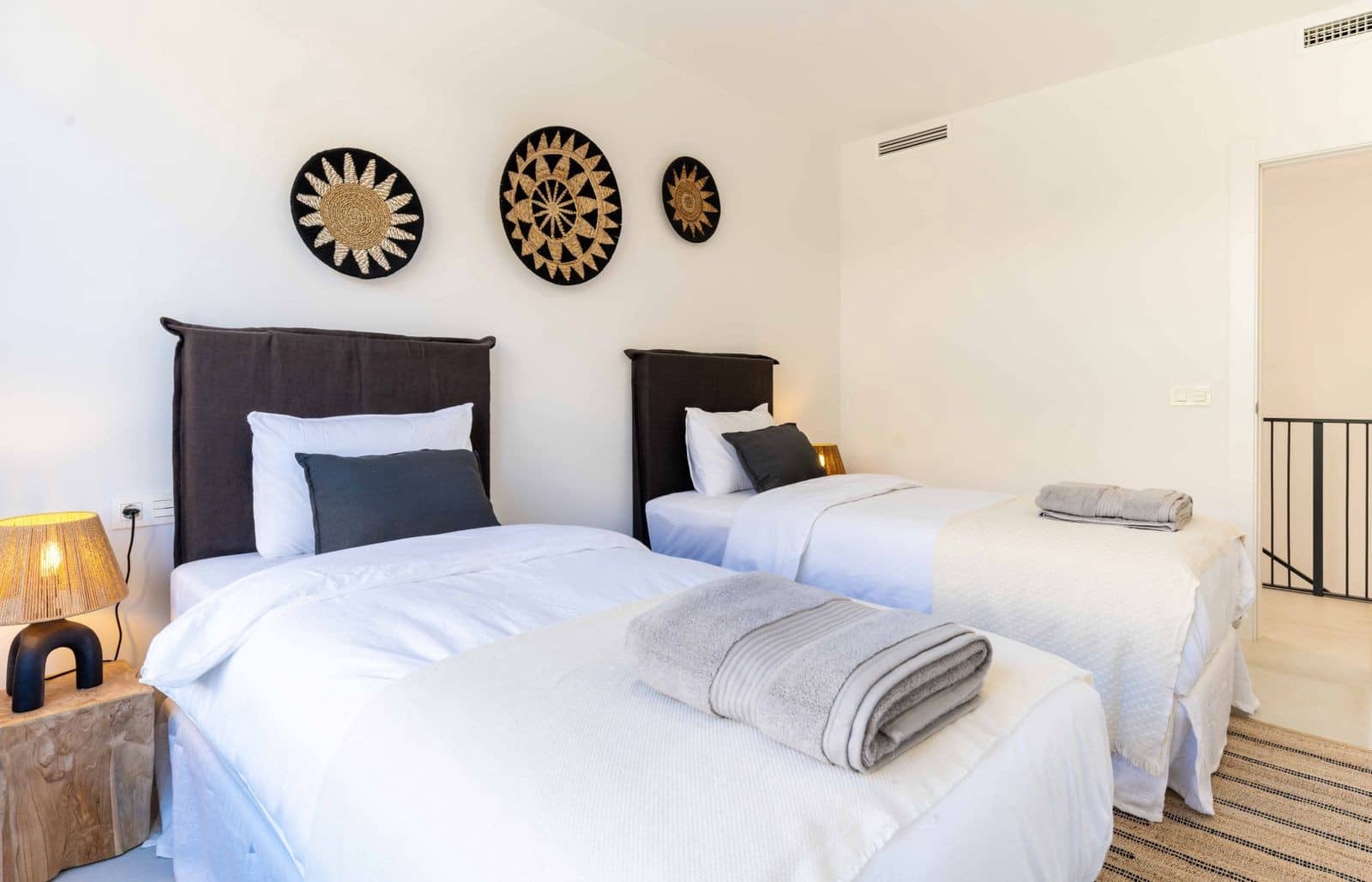 4 Zimmer Haus zu verkaufen in El Chaparral mit Pool Garage - 875.000 € (Ref: 10017299)