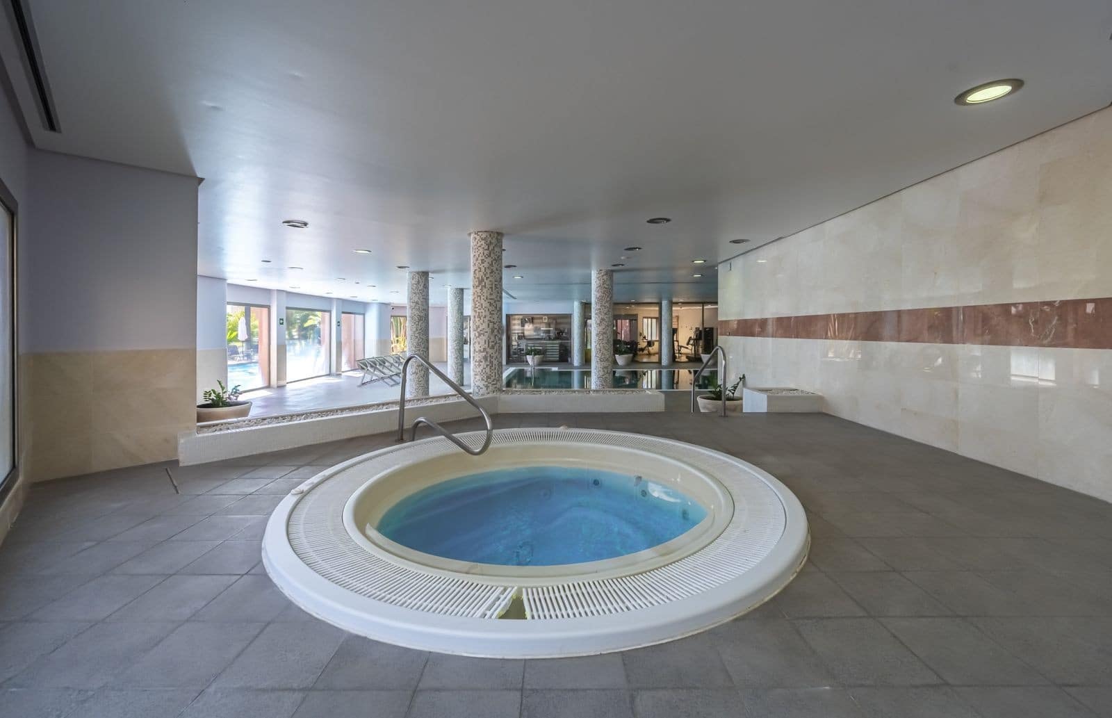 2 bedroom Penthouse for sale in Marbella with pool garage - € 1,895,000 (Ref: 10017301)