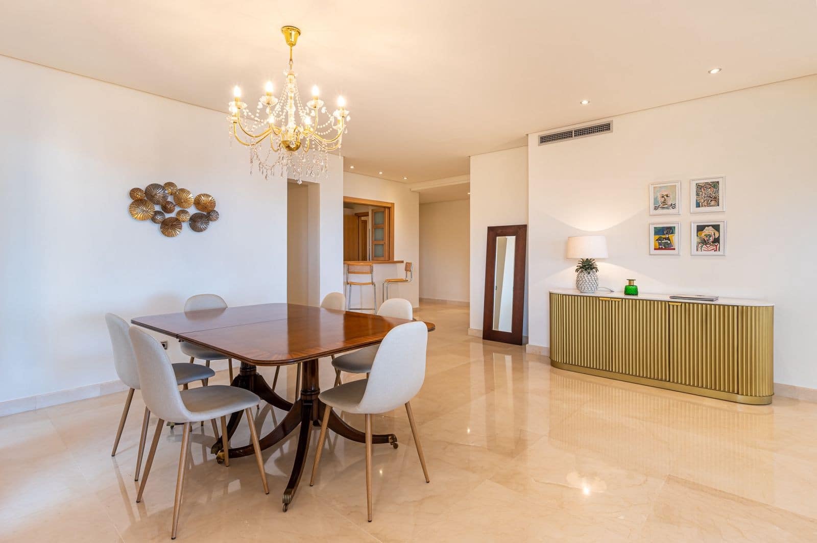 2 bedroom Penthouse for sale in Marbella with pool garage - € 1,895,000 (Ref: 10017301)