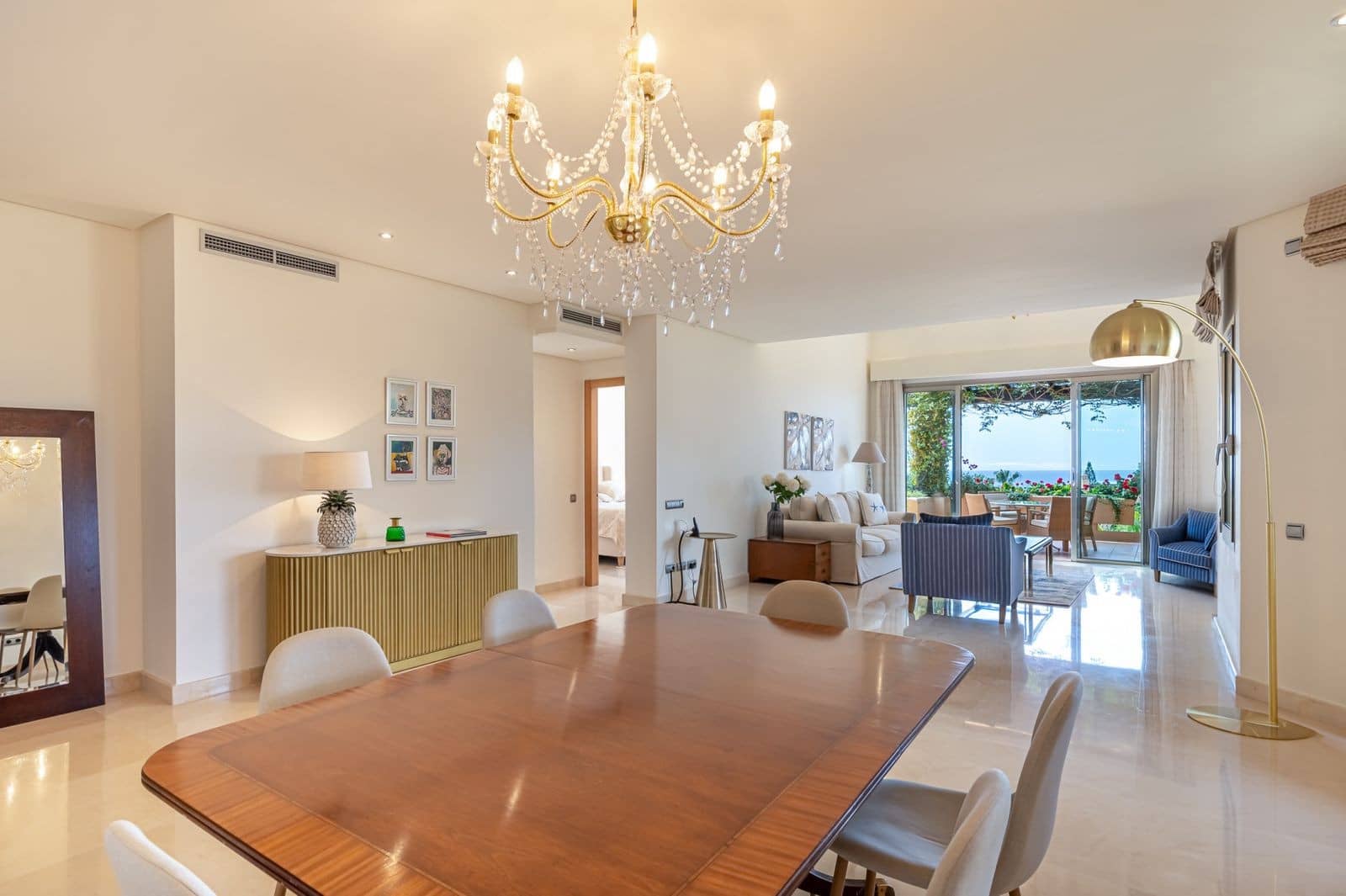2 bedroom Penthouse for sale in Marbella with pool garage - € 1,895,000 (Ref: 10017301)
