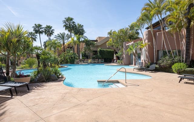 2 chambre Penthouse à vendre à Marbella avec piscine garage - 1 895 000 € (Ref: 10017301)