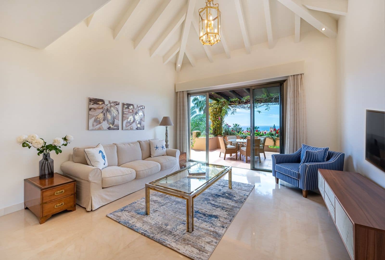 2 bedroom Penthouse for sale in Marbella with pool garage - € 1,895,000 (Ref: 10017301)