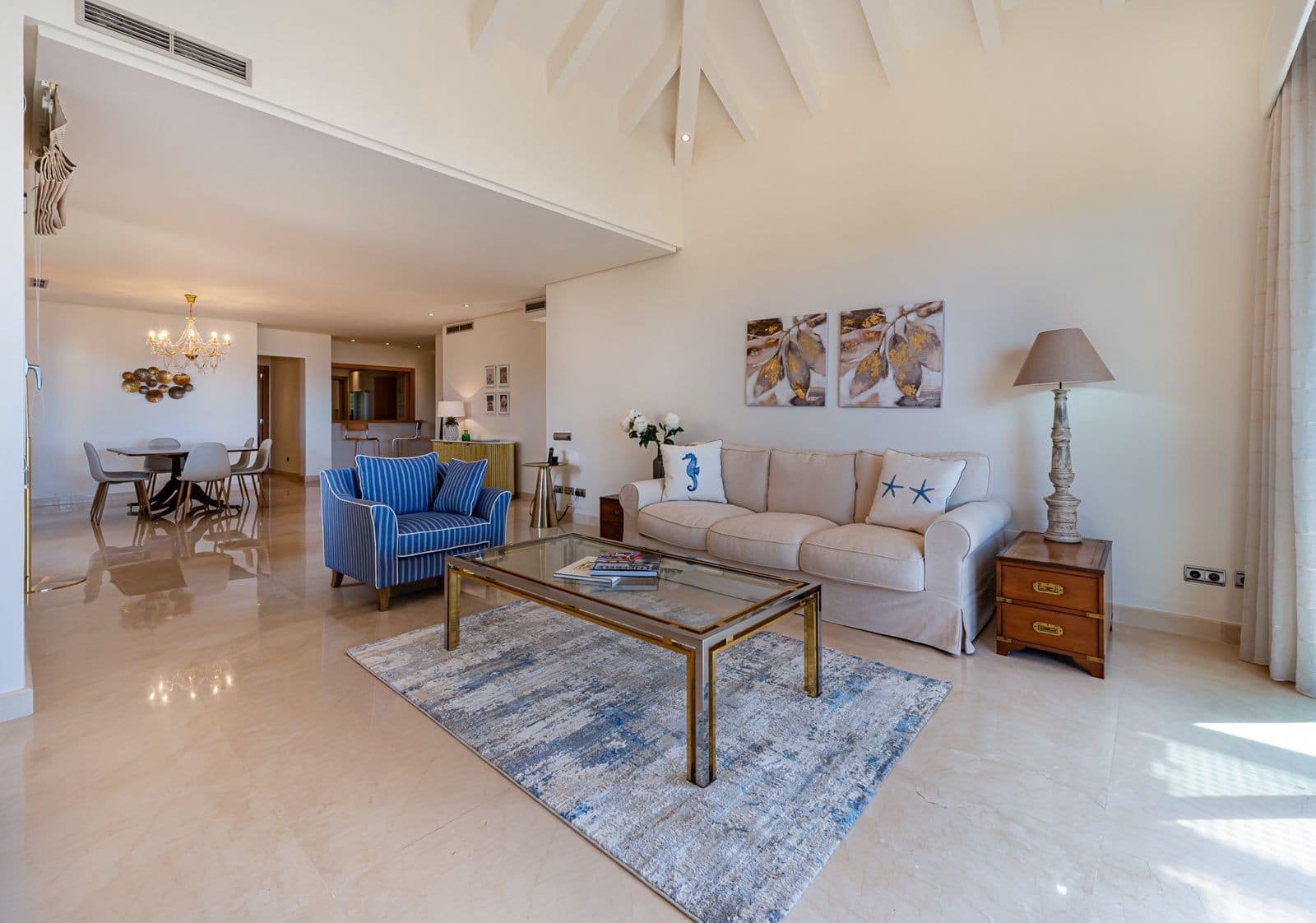 2 bedroom Penthouse for sale in Marbella with pool garage - € 1,895,000 (Ref: 10017301)