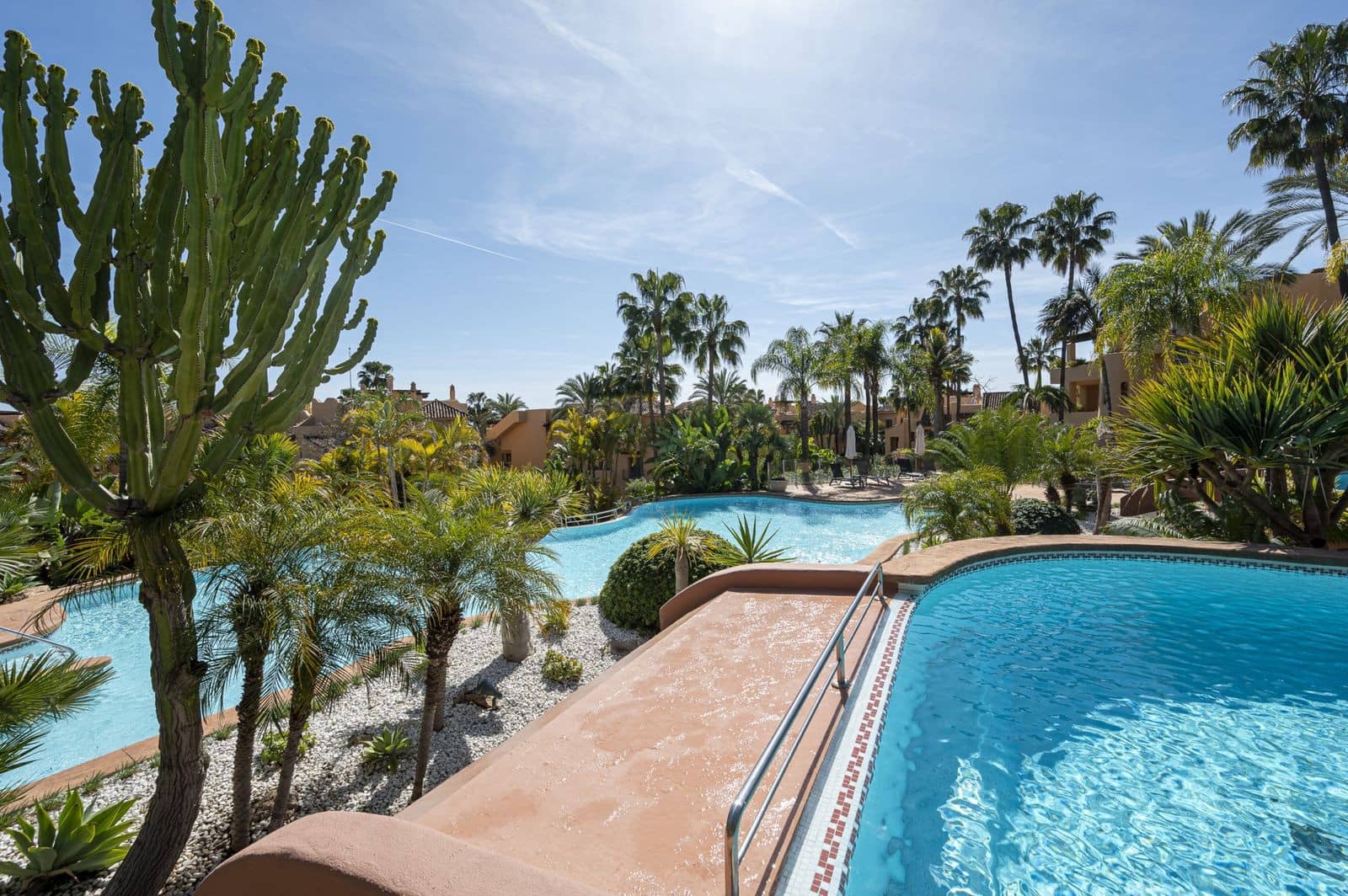 2 bedroom Penthouse for sale in Marbella with pool garage - € 1,895,000 (Ref: 10017301)