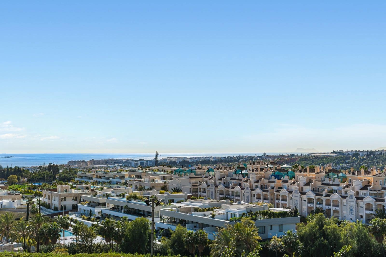3 bedroom Apartment for sale in Marbella with pool garage - € 1,195,000 (Ref: 10017302)