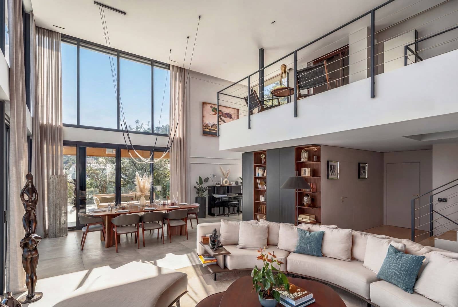6 bedroom Villa for sale in Marbella - € 3,550,000 (Ref: 10017303)