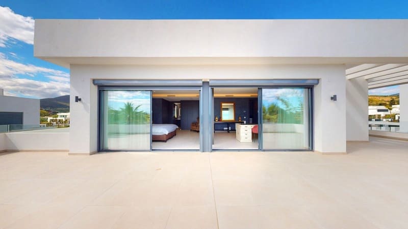 Chalet de 4 habitaciones en Mijas Costa en venta con piscina garaje - 1.850.000 € (Ref: 10020417)