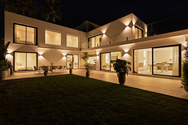 4 bedroom Villa for sale in Nueva Andalucia, Marbella with pool garage - € 3,250,000 (Ref: 10022207)