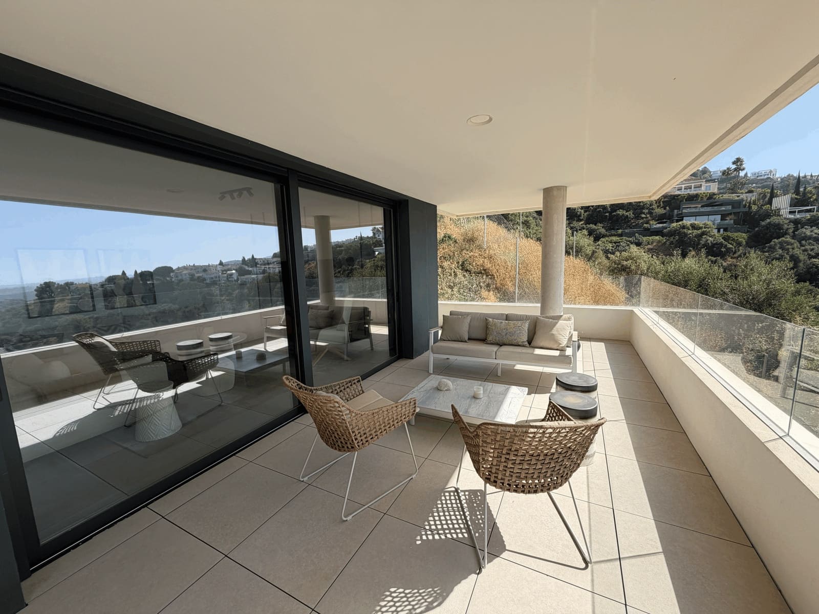 3 bedroom Apartment for sale in Marbella with pool garage - € 844,000 (Ref: 10022211)