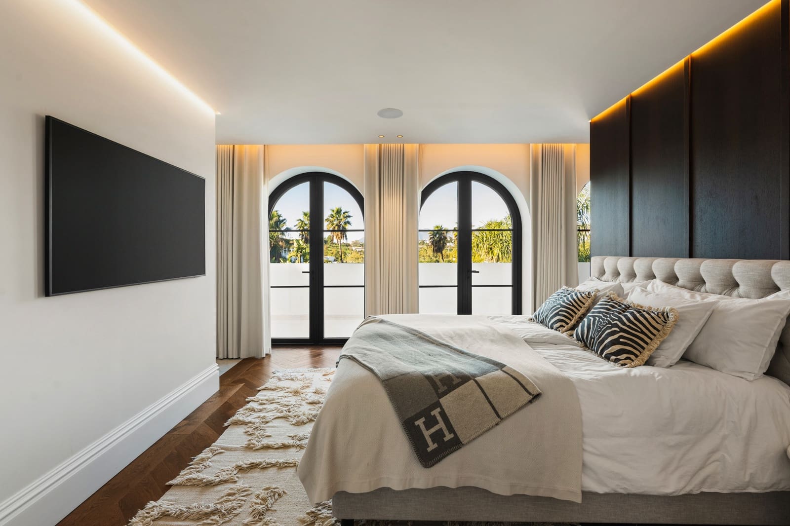 6 sypialnia Willa na sprzedaż w Nueva Andalucia z basenem garażem - 5 695 000 € (Ref: 10022218)