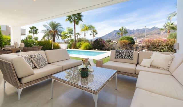 3 bedroom Villa for sale in Marbella with pool garage - € 2,150,000 (Ref: 10023824)