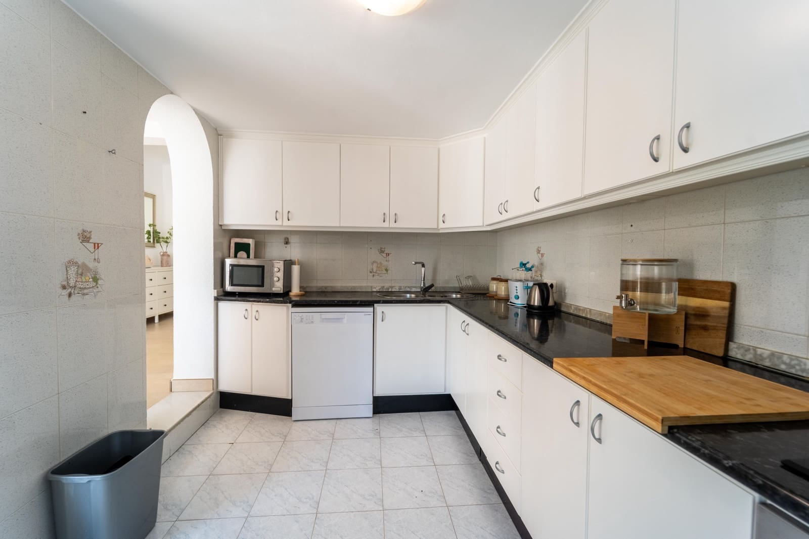 3 chambre Villa/Maison à vendre à Calahonda avec piscine garage - 1 150 000 € (Ref: 10025392)