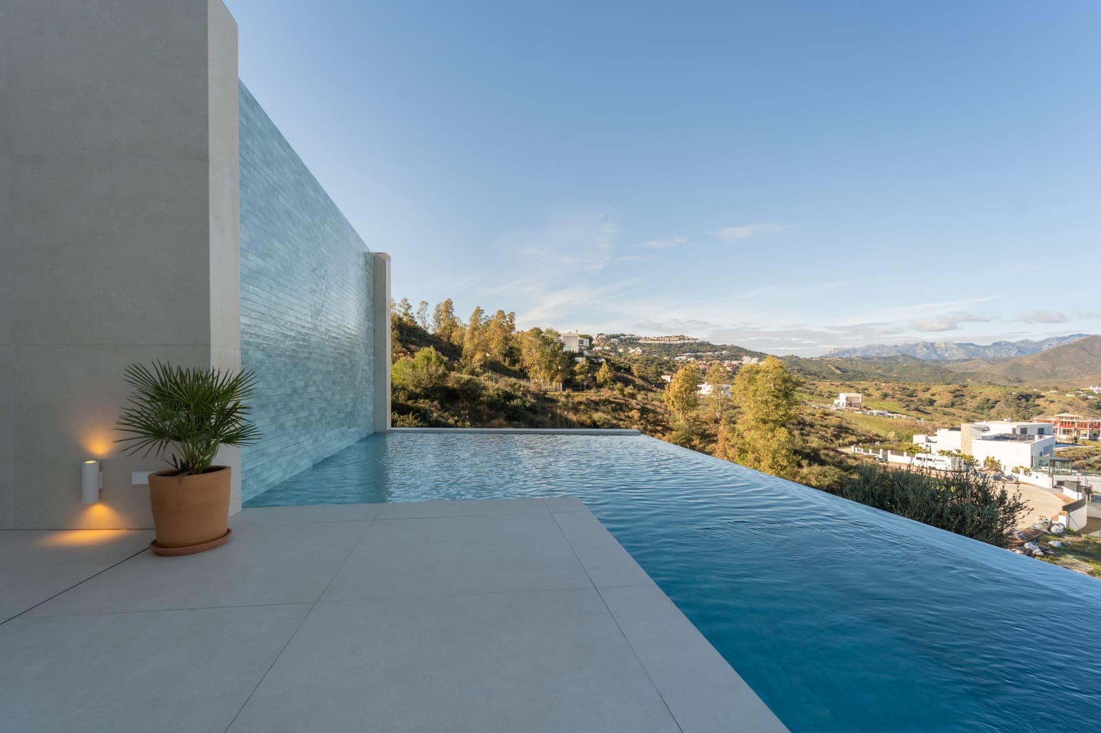 5 bedroom Villa for sale in Mijas Costa with pool garage - € 3,100,000 (Ref: 10027029)