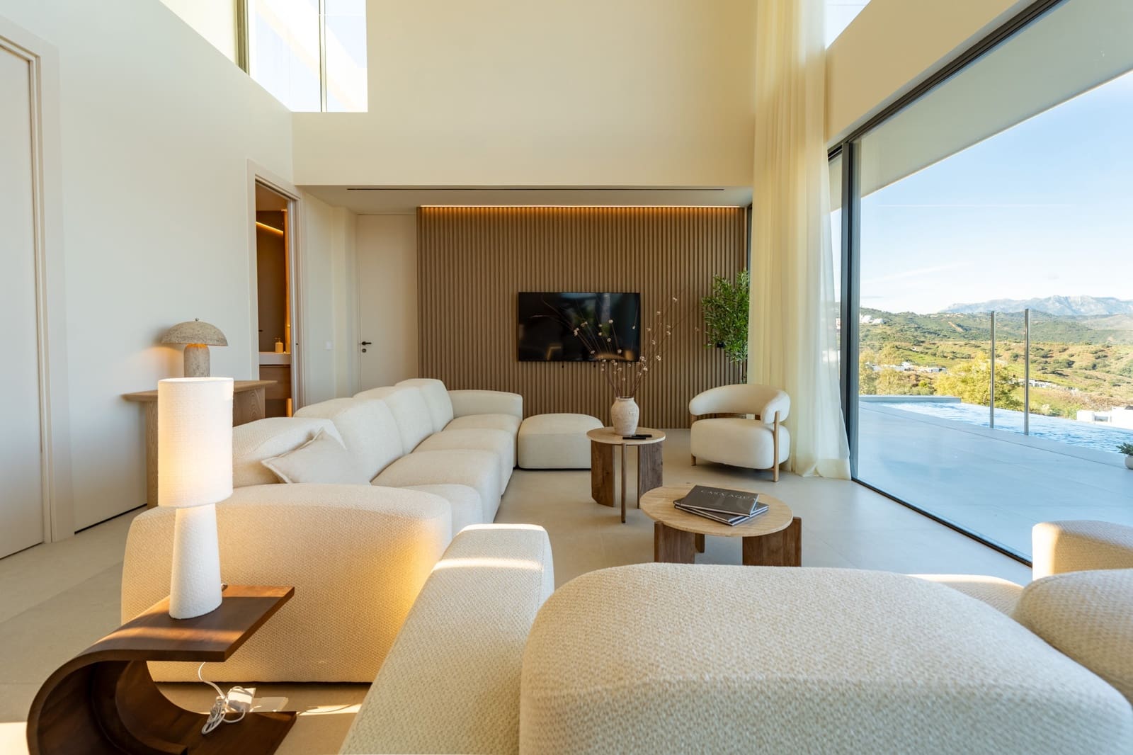 5 bedroom Villa for sale in Mijas Costa with pool garage - € 3,100,000 (Ref: 10027029)