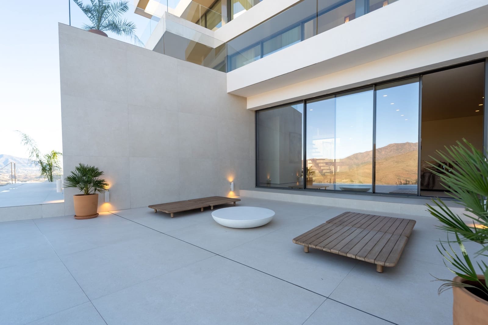 5 bedroom Villa for sale in Mijas Costa with pool garage - € 3,100,000 (Ref: 10027029)