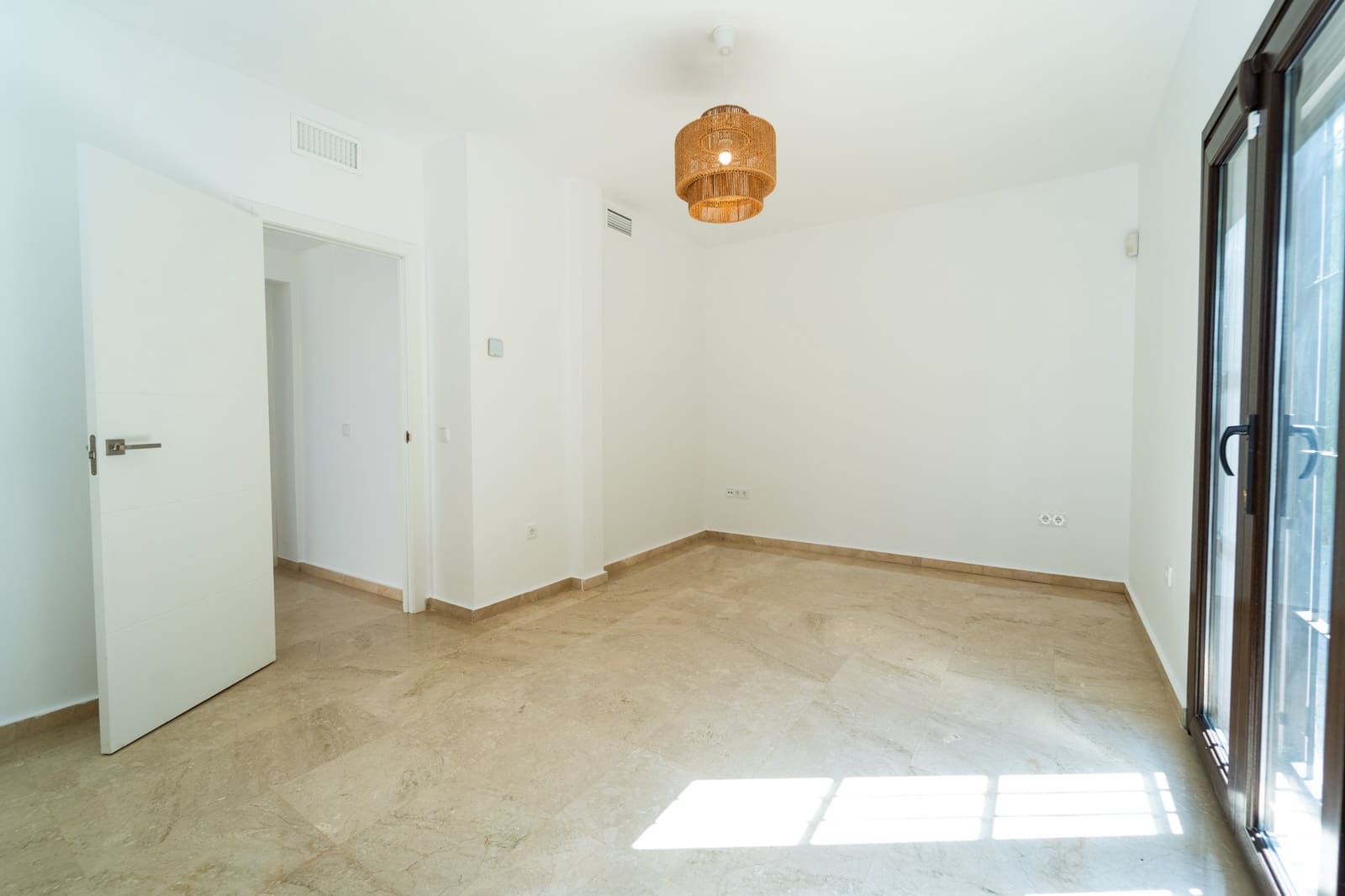5 sovrum Villa till salu i Marbella med pool garage - 2 075 000 € (Ref: 10029224)