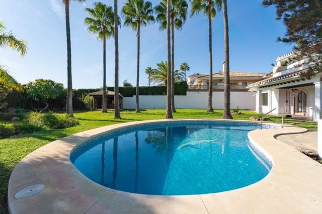 4 makuuhuone Huvila myytävänä paikassa Cerros del Águila, Mijas mukana uima-altaan 
autotalli - 895 000 € (Ref: 10030268)