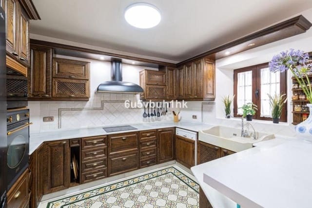 5 chambre Maison de Ville à vendre à Fuengirola - 1 100 000 € (Ref: 10030269)