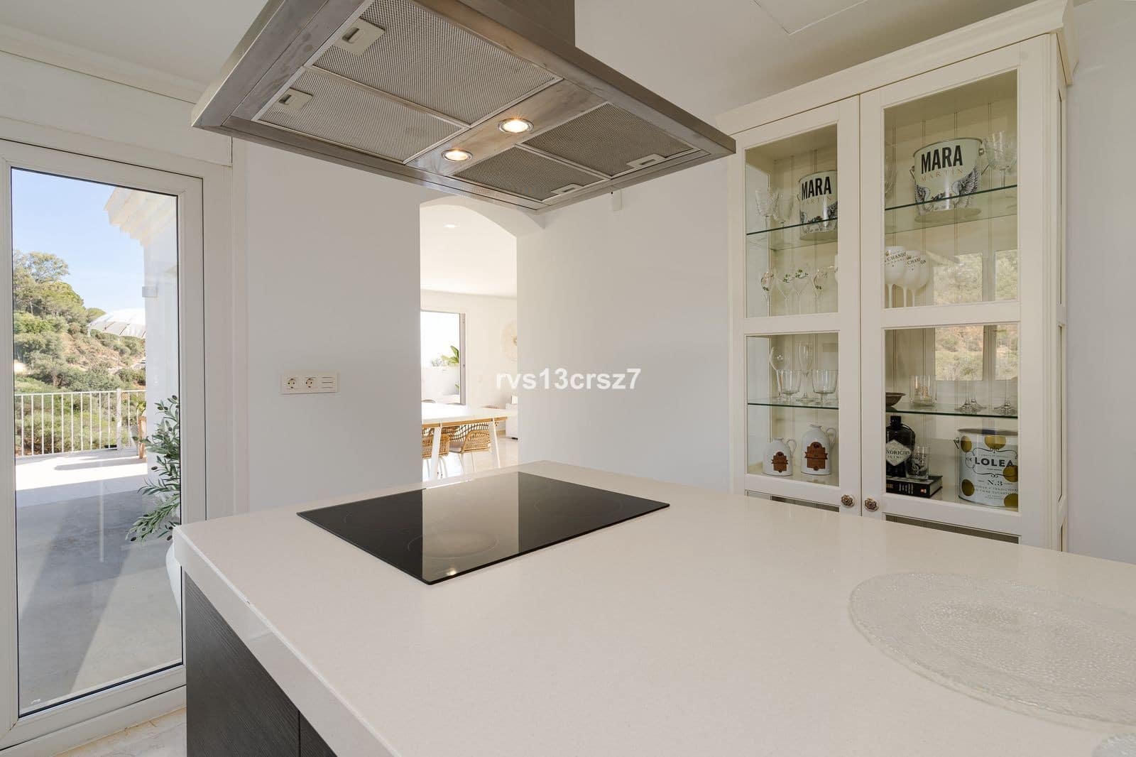 4 bedroom Villa for sale in Marbella with pool garage - € 1,495,000 (Ref: 10030274)